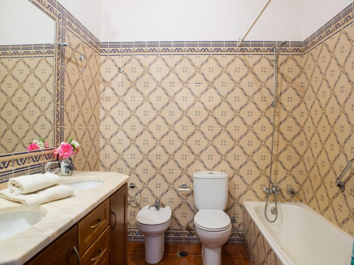 הוילה מונטרמור-או-נובו House With Authentic Tiling And Antique Furniture מראה חיצוני תמונה