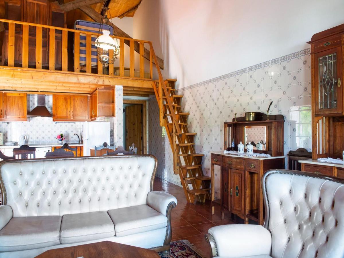 הוילה מונטרמור-או-נובו House With Authentic Tiling And Antique Furniture מראה חיצוני תמונה