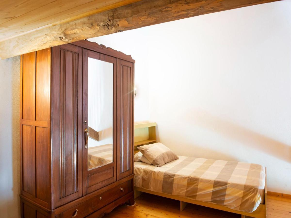 הוילה מונטרמור-או-נובו House With Authentic Tiling And Antique Furniture מראה חיצוני תמונה
