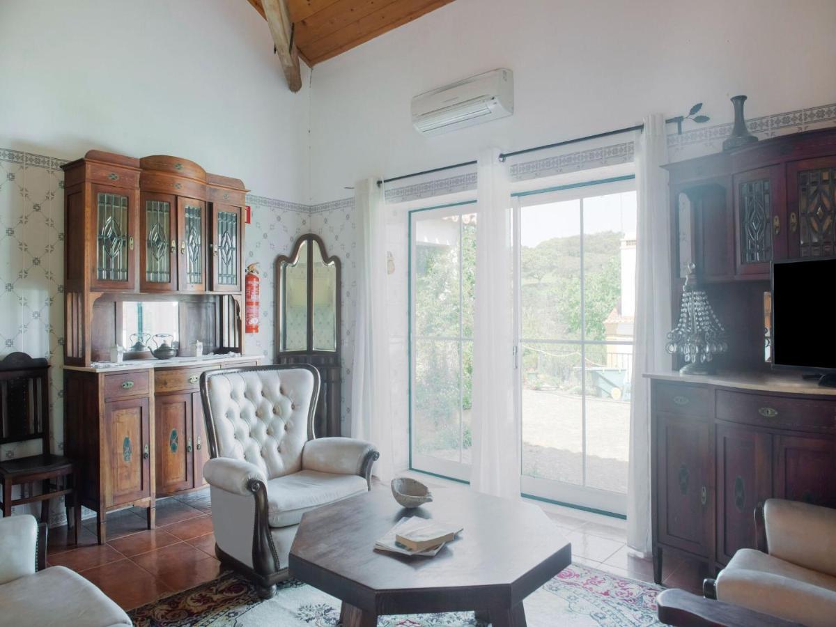 הוילה מונטרמור-או-נובו House With Authentic Tiling And Antique Furniture מראה חיצוני תמונה